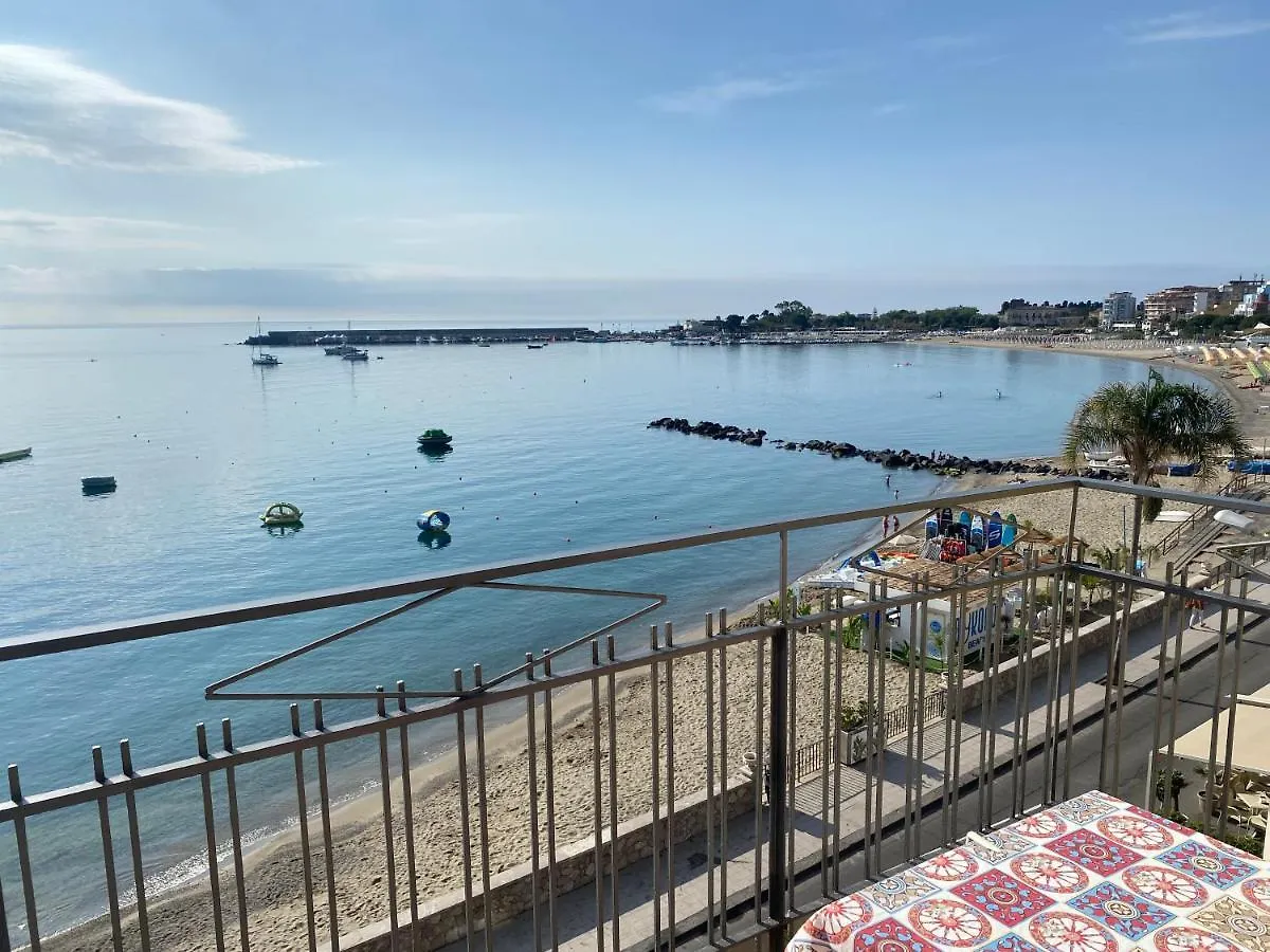 Apartmán La Mansarda Giardini Naxos 0*,  Itálie